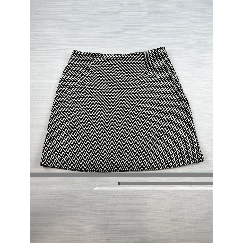 Ann Taylor Petites Skirt Size 6P Black White Chevron Career Work Classic Office